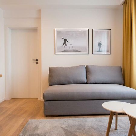 Arbans Elegant Apartment In The City Center Bukares Bagian luar foto