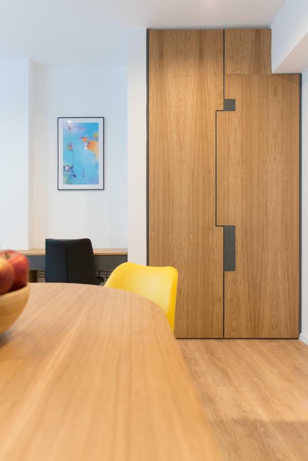 Arbans Elegant Apartment In The City Center Bukares Bagian luar foto