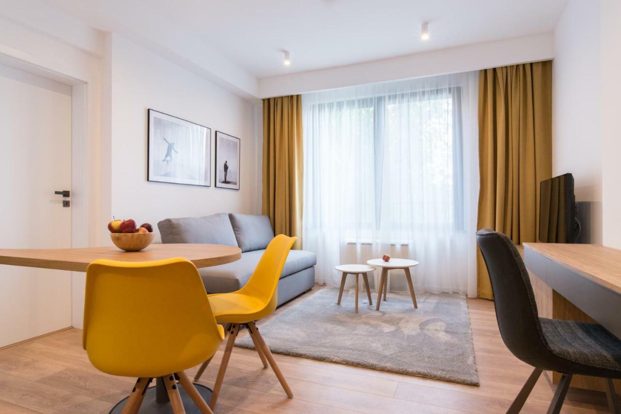 Arbans Elegant Apartment In The City Center Bukares Bagian luar foto