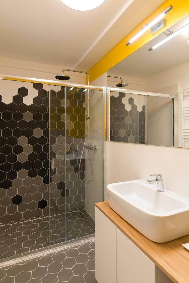 Arbans Elegant Apartment In The City Center Bukares Bagian luar foto
