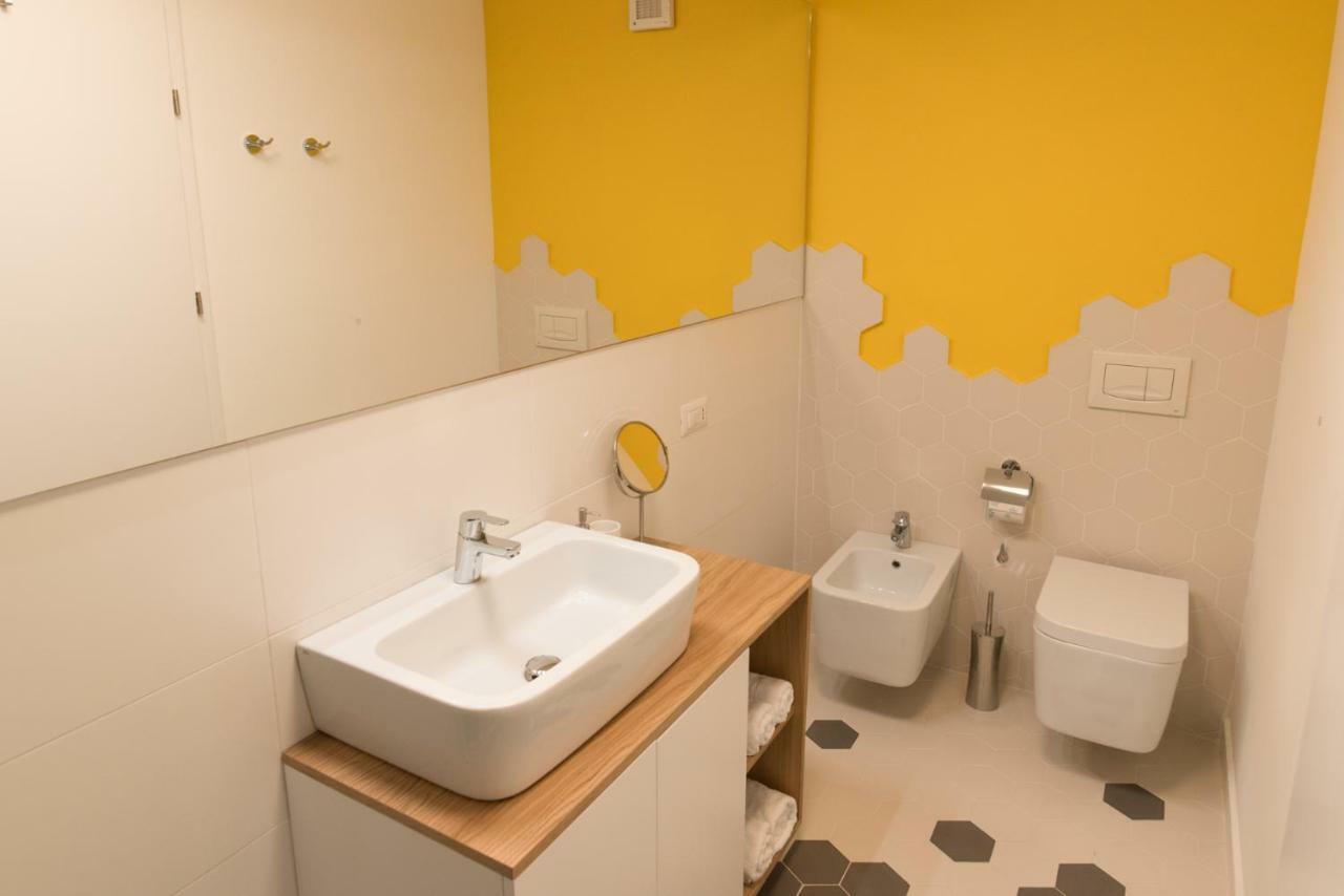 Arbans Elegant Apartment In The City Center Bukares Bagian luar foto